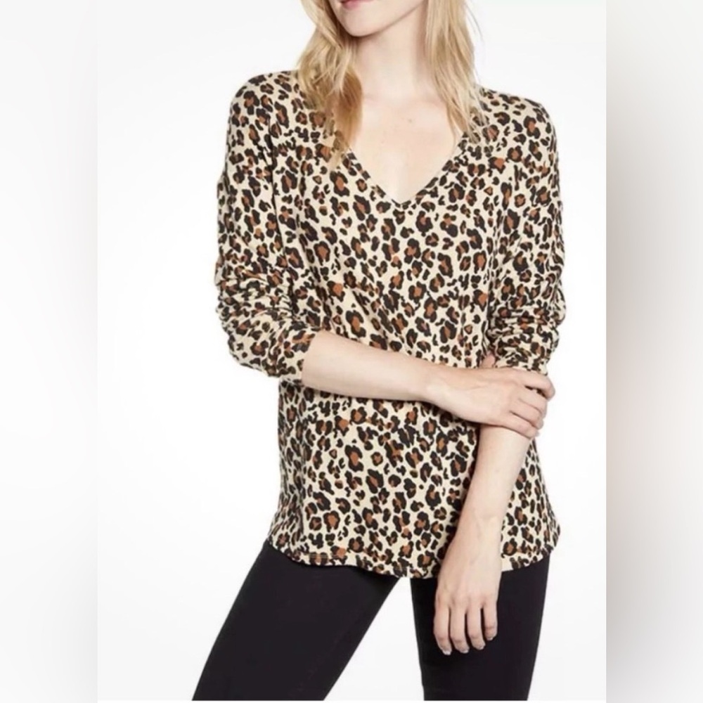NWT- Gibson V-Neck Hi-Low Animal Print Oversized Sweater, size medium